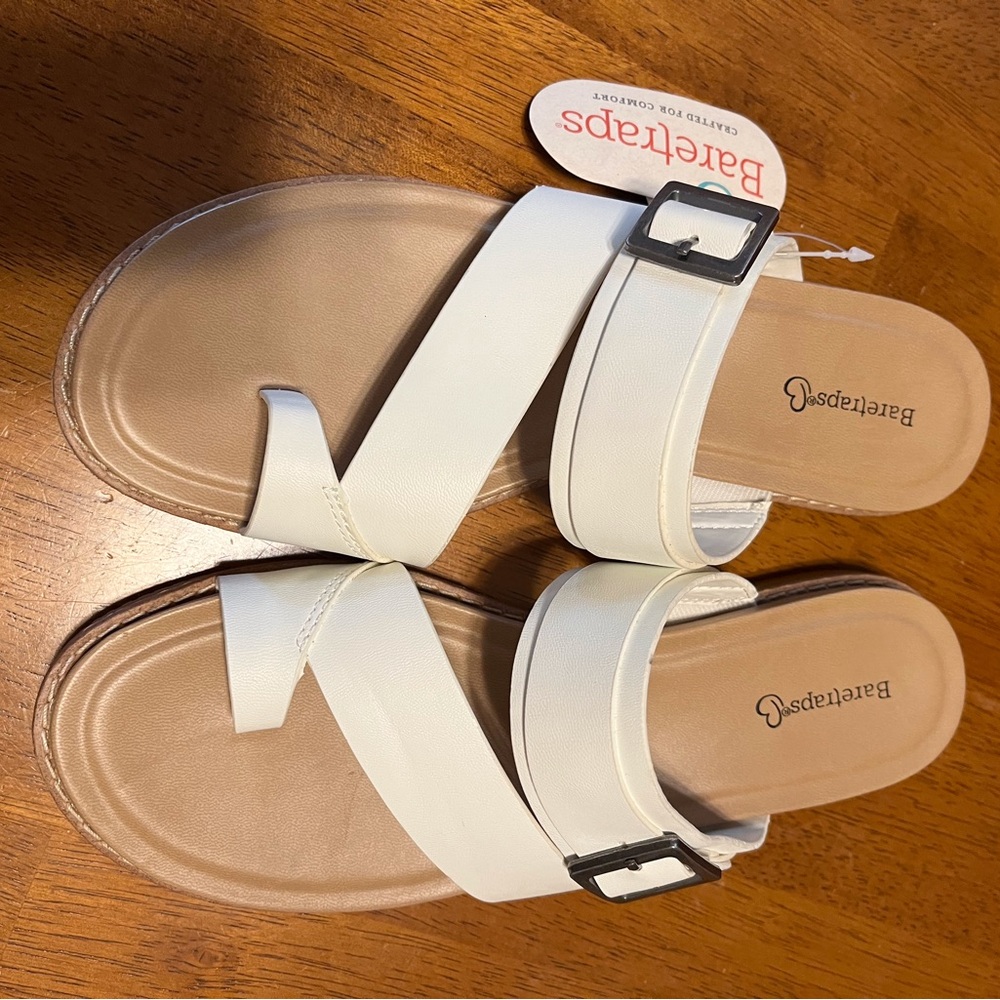 Bare Traps Sandal. Size 7.5 White